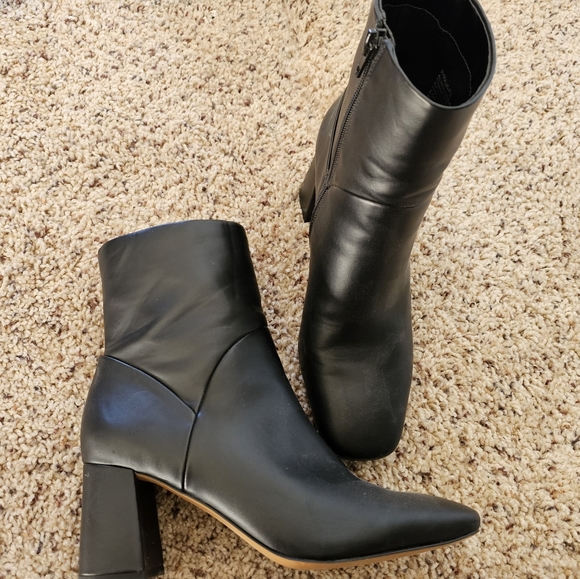 Black heeled booties, size 6.5. Nordstrom Rack brand. - Picture 2 of 4
